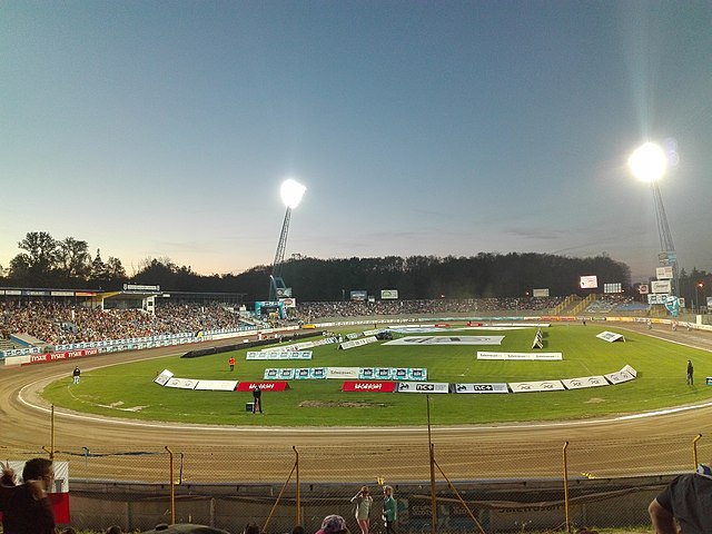 Zespół Unii Tarnów na domowym stadionie